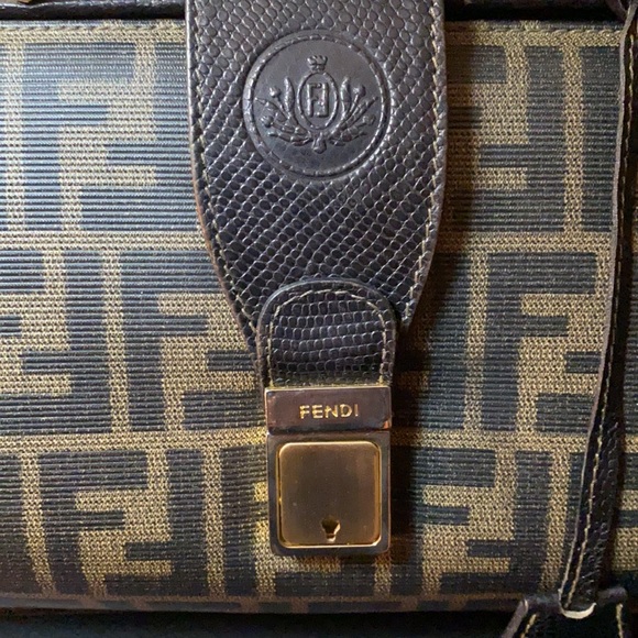 Iconic Fendi - Picture 2 of 11